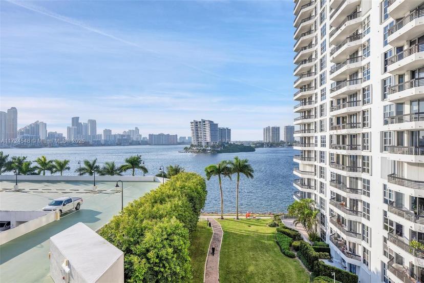 Picture of 3530 Mystic Pointe Dr # 710, Aventura FL 33180