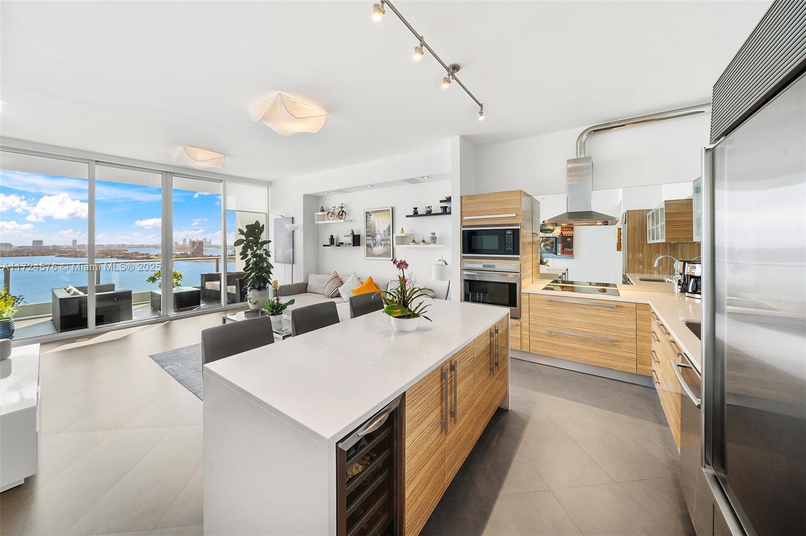 Picture of 2020 N Bayshore Dr # 2208, Miami, FL 33137