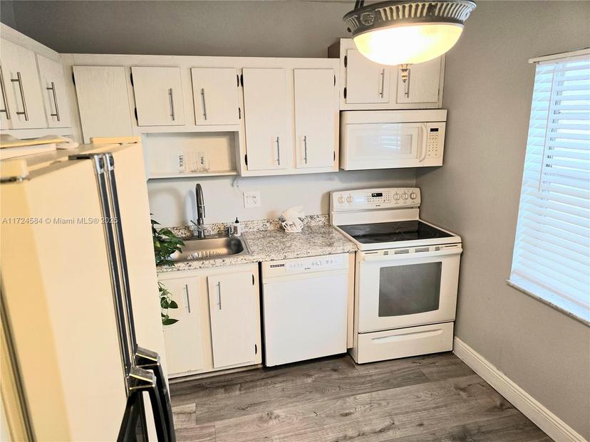 Picture of 601 NW 80Th Ter # 201, Margate FL 33063