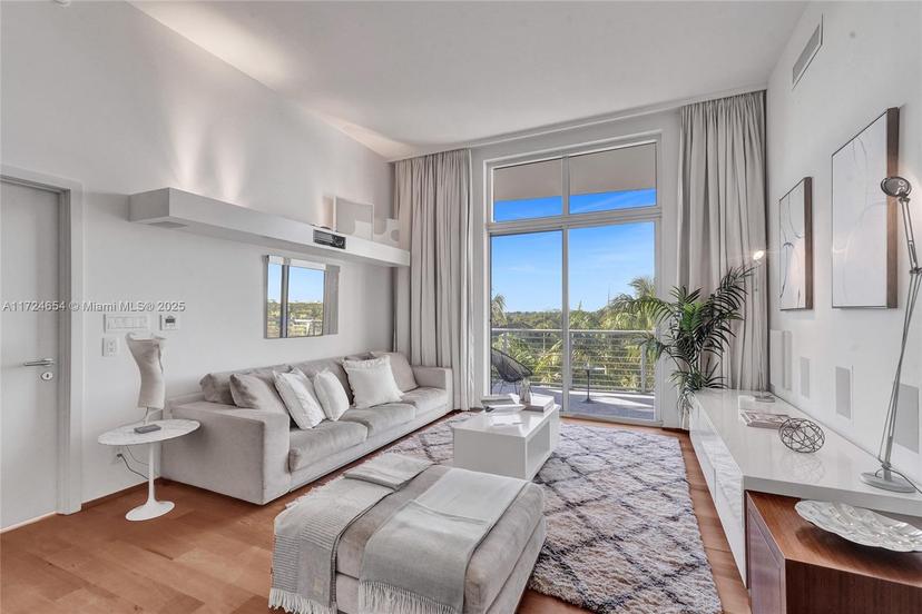 Picture of 2001 Meridian Ave # 505, Miami Beach FL 33139