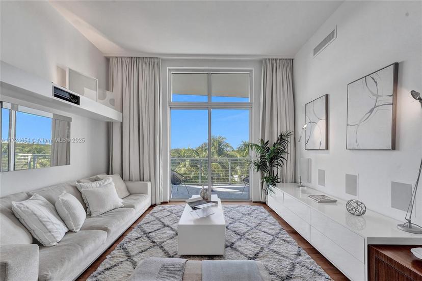 Picture of 2001 Meridian Ave # 505, Miami Beach FL 33139