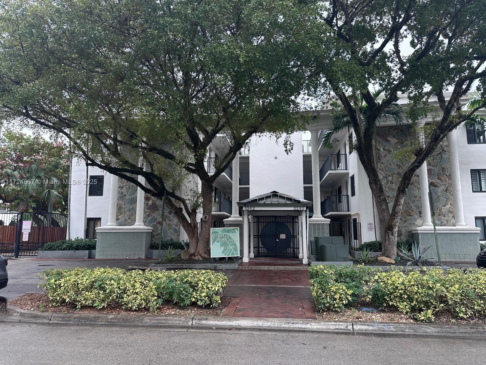 Picture of 3240 Mary St # S207, Miami, FL 33133