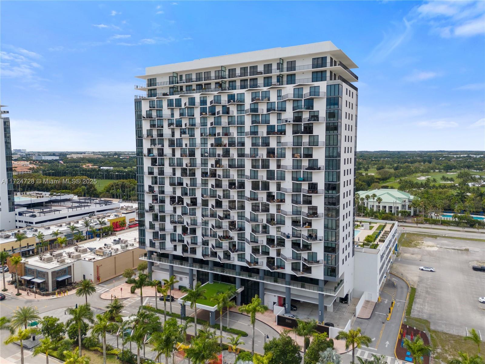 Picture of 5300 Paseo Blvd # 805, Doral, FL 33166
