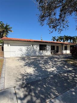 Picture of 1101 NE 4Th Ct, Hallandale Beach, FL 33009