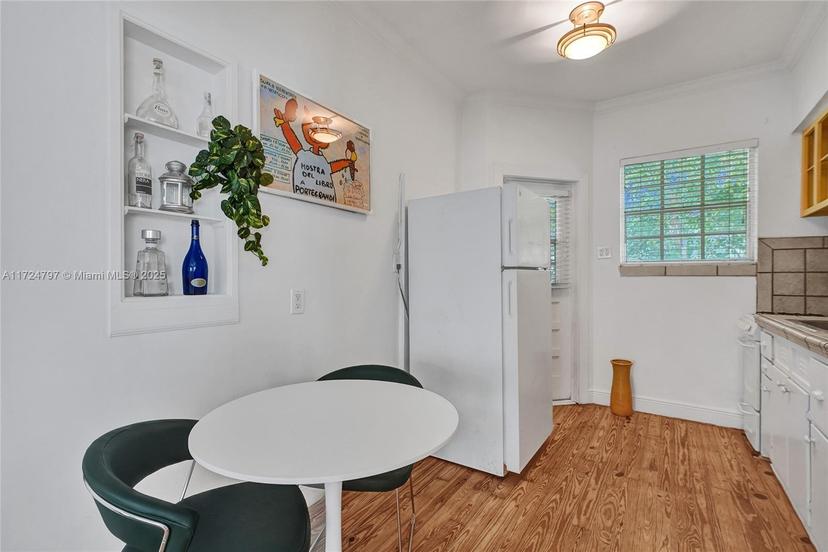 Picture of 717 Espanola Way # 204, Miami Beach FL 33139