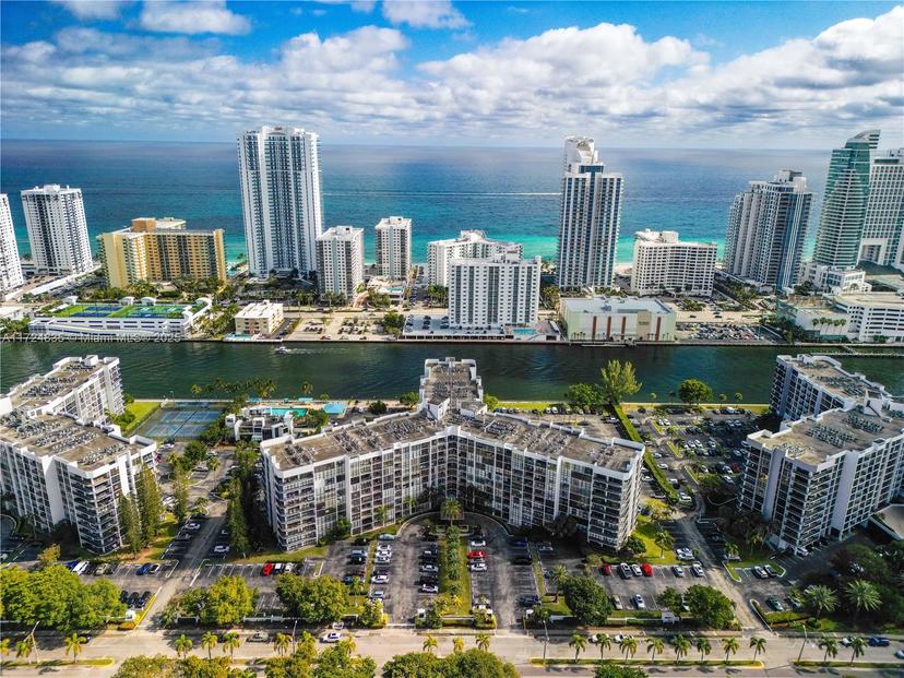Picture of 800 Parkview Dr # 409, Hallandale Beach FL 33009