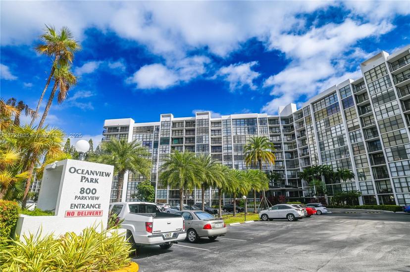 Picture of 800 Parkview Dr # 409, Hallandale Beach FL 33009