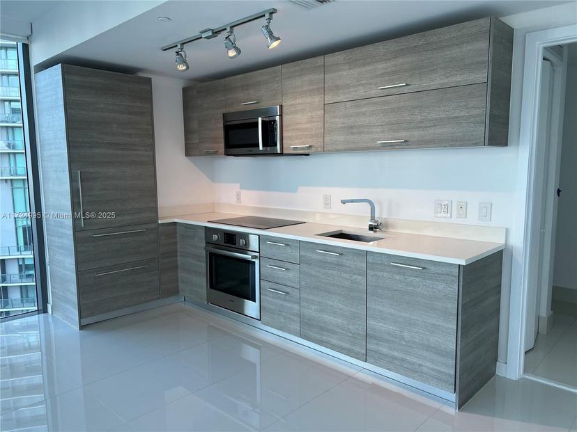 Picture of 650 NE 32Nd St # 1008, Miami FL 33137