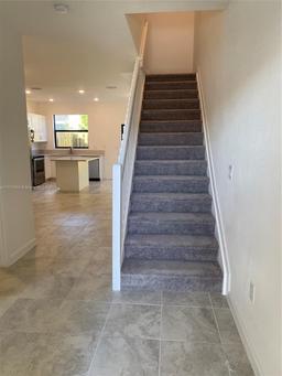 Picture of 383 NE 208Th Ter, Miami, FL 33179
