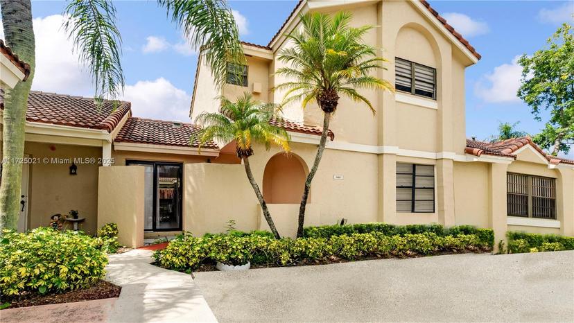 Picture of 6460 NW 170Th Ter # 0, Hialeah FL 33015