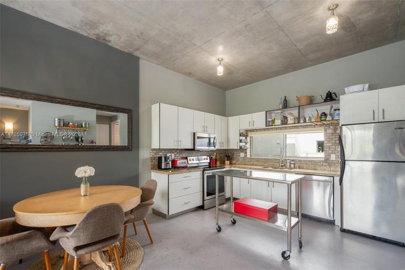 Picture of 721 SE 12Th Ct # 4, Fort Lauderdale FL 33316