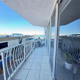 Picture of 7601 E Treasure Dr # 512, North Bay Village, FL 33141