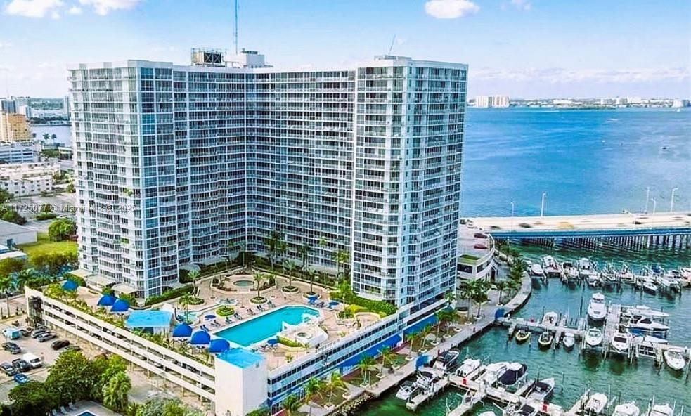 Picture of 7601 E Treasure Dr # 512, North Bay Village, FL 33141
