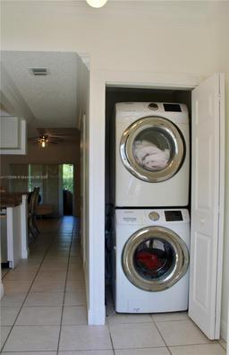 Picture of 51 Simonton Cir # 15, Weston, FL 33326
