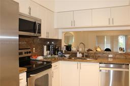 Picture of 51 Simonton Cir # 15, Weston, FL 33326