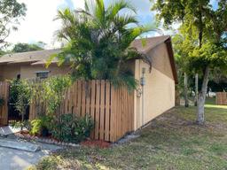 Picture of 18960 NW 67Th Pl # 0, Hialeah, FL 33015