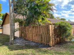 Picture of 18960 NW 67Th Pl # 0, Hialeah, FL 33015