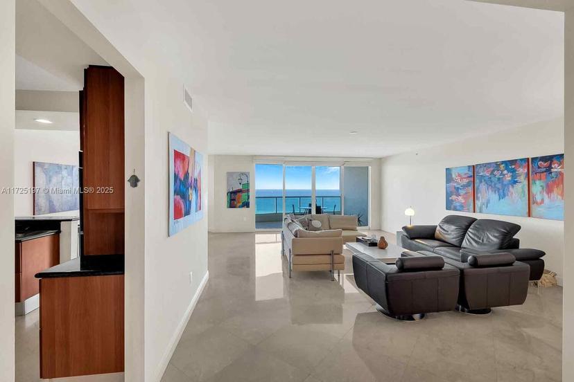 Picture of 20201 E Country Club Dr # 2705, Aventura FL 33180