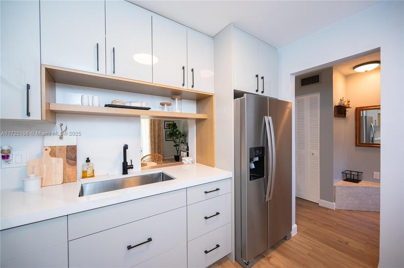 Picture of 1000 NE 14Th Ave # 404, Hallandale Beach FL 33009