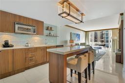 Picture of 6801 Collins Ave # 813, Miami Beach, FL 33141
