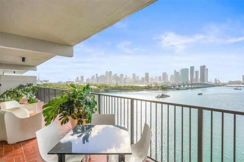 Picture of 1000 Venetian Way # 706, Miami FL 33139