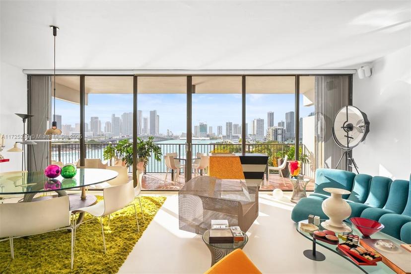 Picture of 1000 Venetian Way # 706, Miami FL 33139