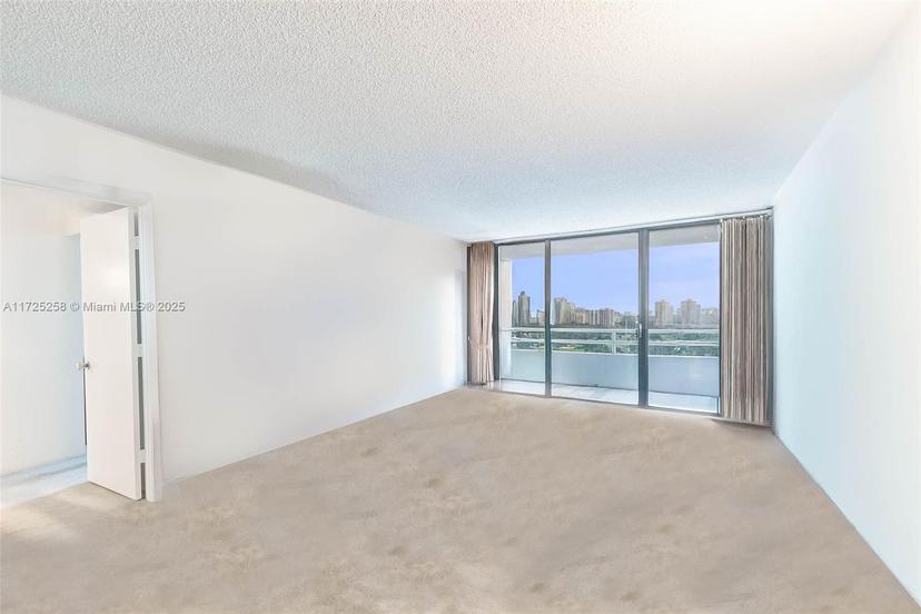 Picture of 20225 NE 34Th Ct # 1614, Aventura FL 33180