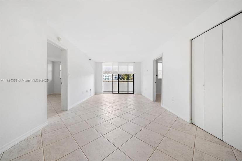 Picture of 1775 Washington Ave # 4G, Miami Beach FL 33139