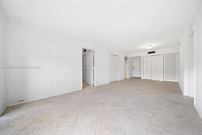 Picture of 1775 Washington Ave # 4G, Miami Beach FL 33139