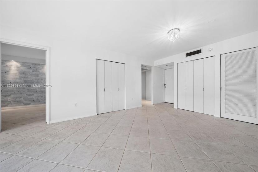 Picture of 1775 Washington Ave # 4G, Miami Beach FL 33139