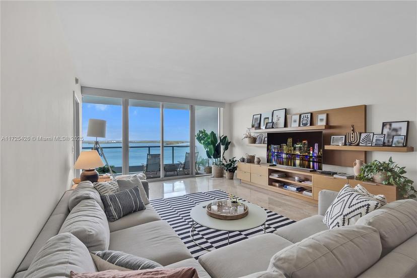 Picture of 1331 Brickell Bay Dr # 2007, Miami FL 33131