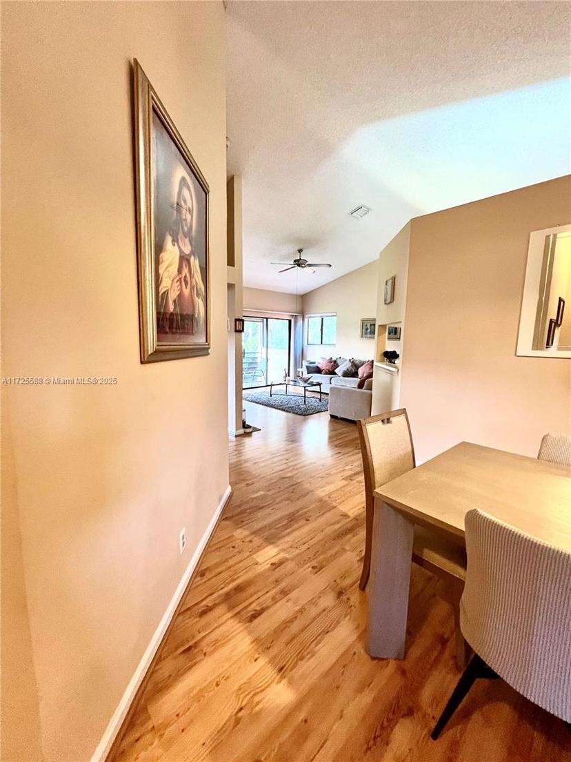 Picture of 10 Via De Casas Sur # 205, Boynton Beach FL 33426