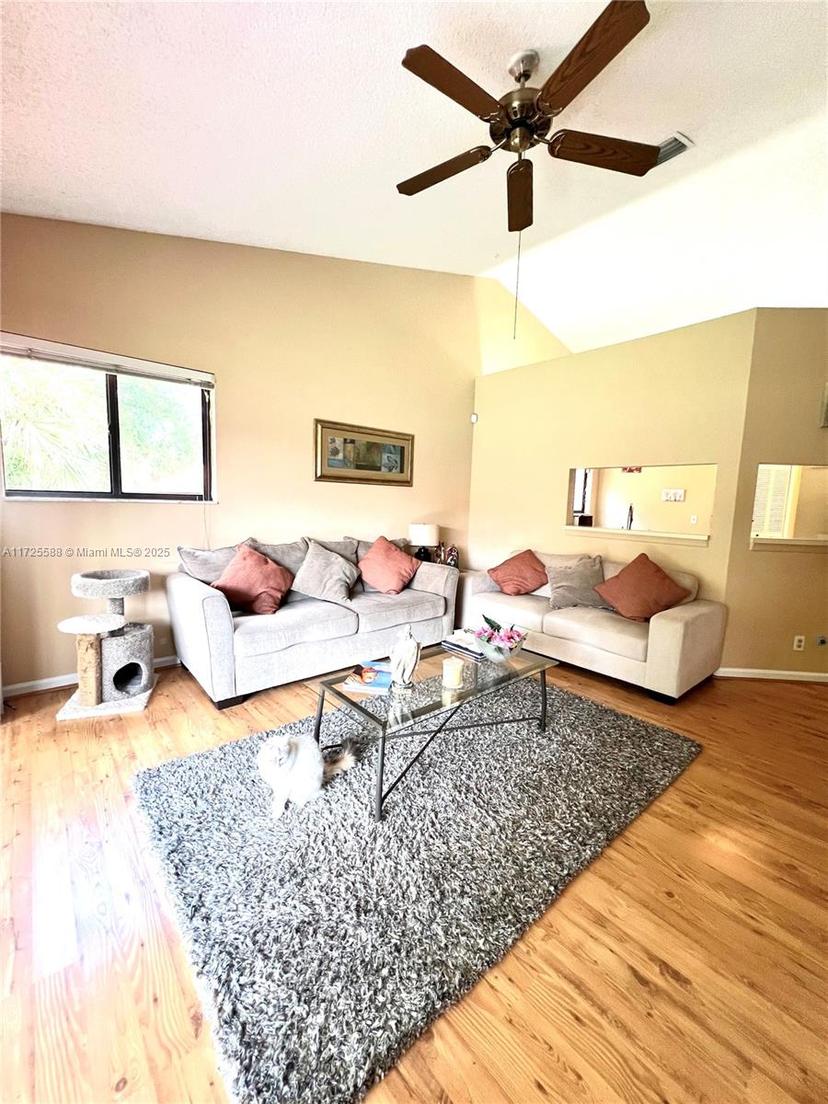 Picture of 10 Via De Casas Sur # 205, Boynton Beach FL 33426