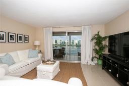 Picture of 141 SE 3Rd Ave # 306, Dania Beach, FL 33004