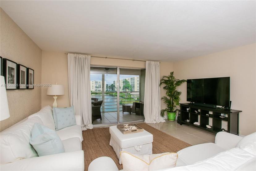 Picture of 141 SE 3Rd Ave # 306, Dania Beach FL 33004