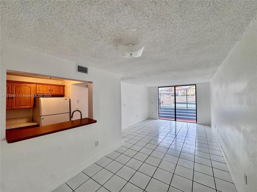 Picture of 9678 Fontainebleau Blvd # 111, Miami FL 33172