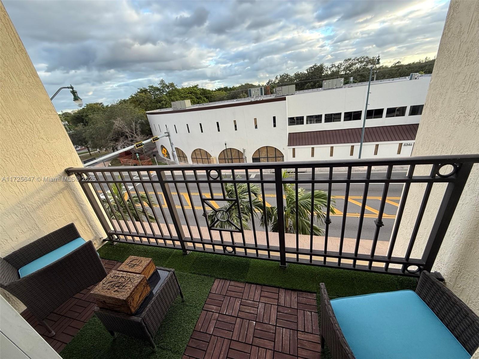 Picture of 5271 SW 8Th St # 305, Miami, FL 33134