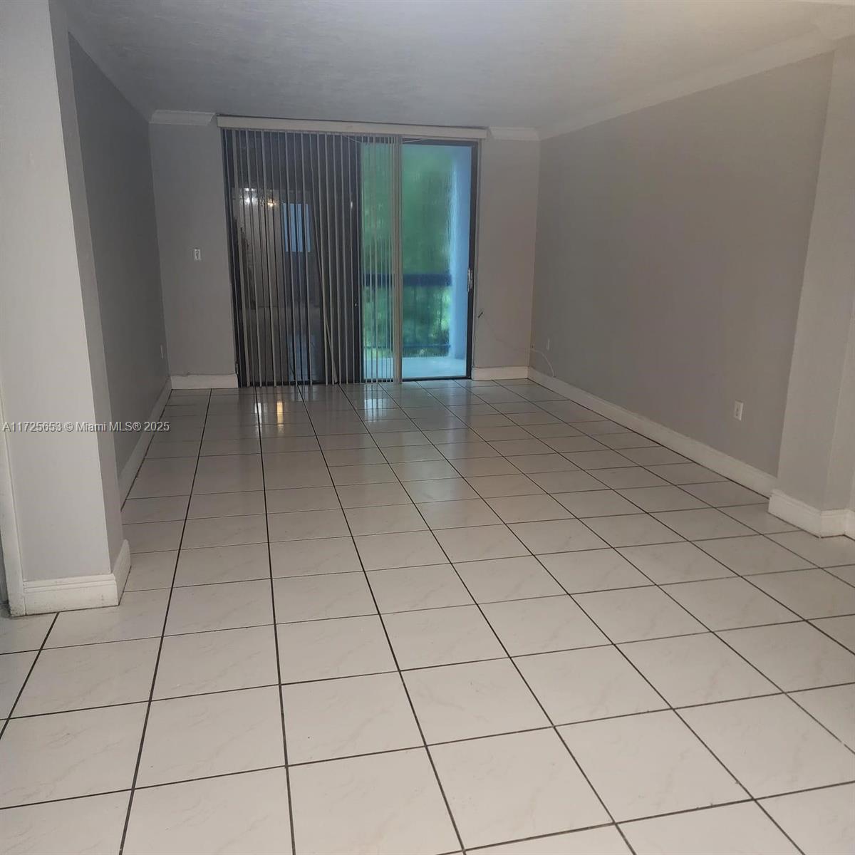 Picture of 9440 Fontainebleau Blvd # 301, Miami, FL 33172