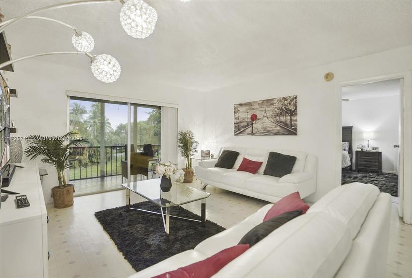 Picture of 5961 N Falls Cir Dr # 307, Lauderhill FL 33319