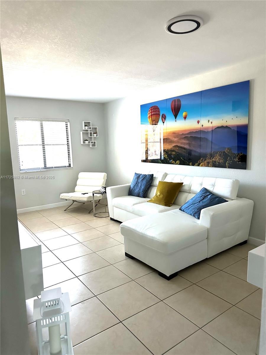 Picture of 22311 SW 88Th Pl # 4, Cutler Bay, FL 33190