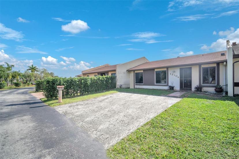 Picture of 12104 SW 110Th St Cir S, Miami FL 33186
