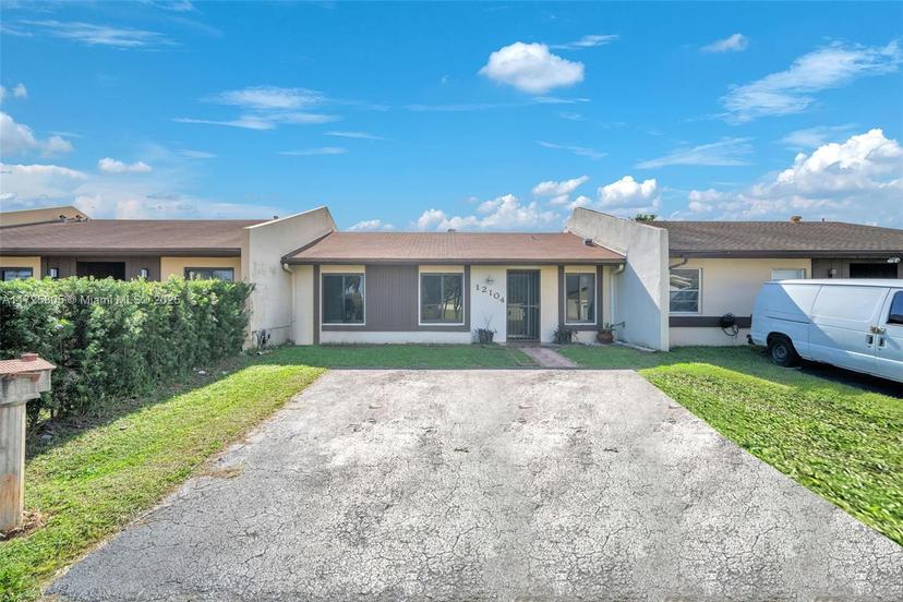 Picture of 12104 SW 110Th St Cir S, Miami FL 33186