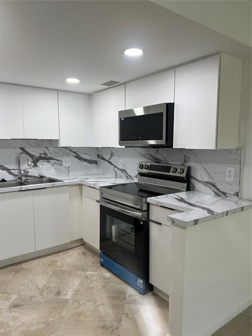 Picture of 2339 Linton Ridge Cir # E9, Delray Beach FL 33444