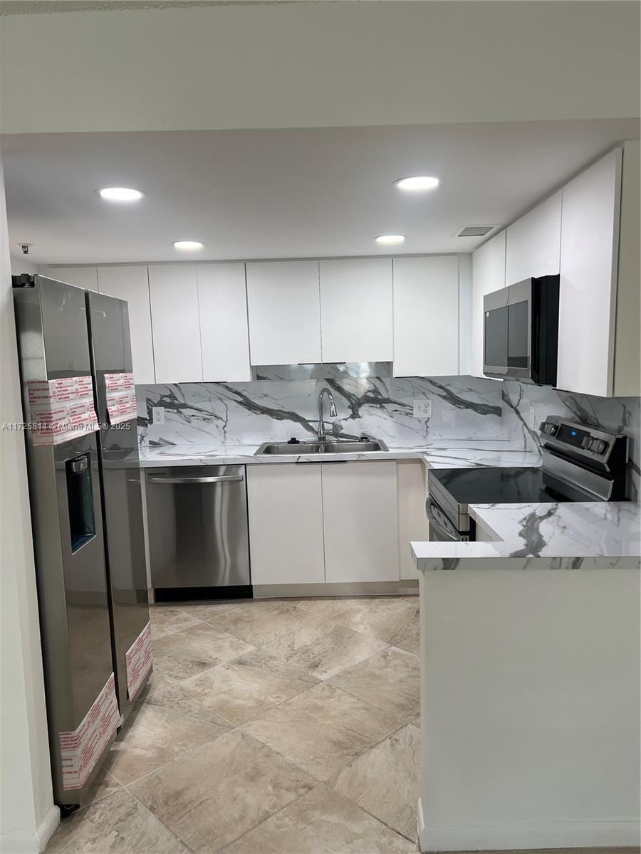 Picture of 2339 Linton Ridge Cir # E9, Delray Beach, FL 33444