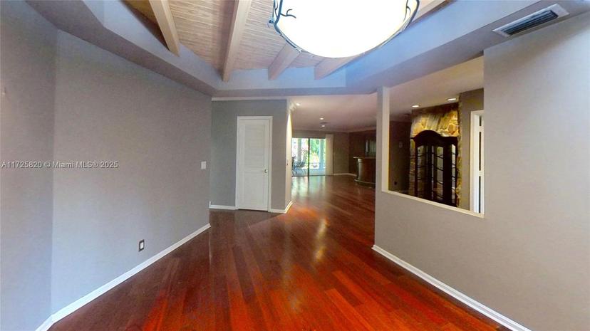 Picture of 1 E Balfour Rd E, Palm Beach Gardens FL 33418
