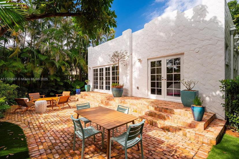 Picture of 1216 Almeria Ave, Coral Gables FL 33134