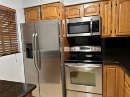 Picture of 2709 S Oakland Forest Dr # 104, Oakland Park, FL 33309