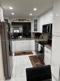 Picture of 2901 N Nob Hill Rd # 305, Sunrise, FL 33322