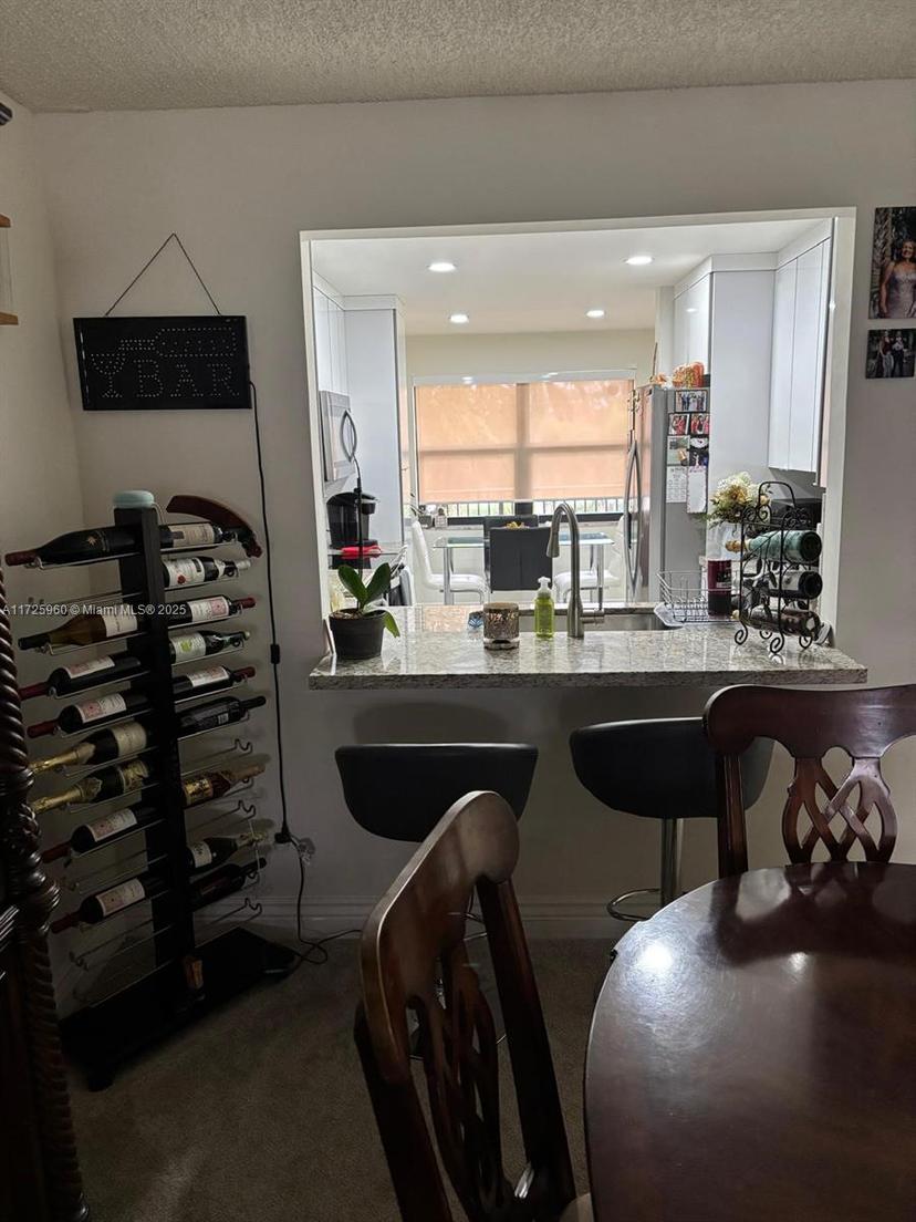 Picture of 2901 N Nob Hill Rd # 305, Sunrise FL 33322