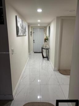 Picture of 2901 N Nob Hill Rd # 305, Sunrise, FL 33322
